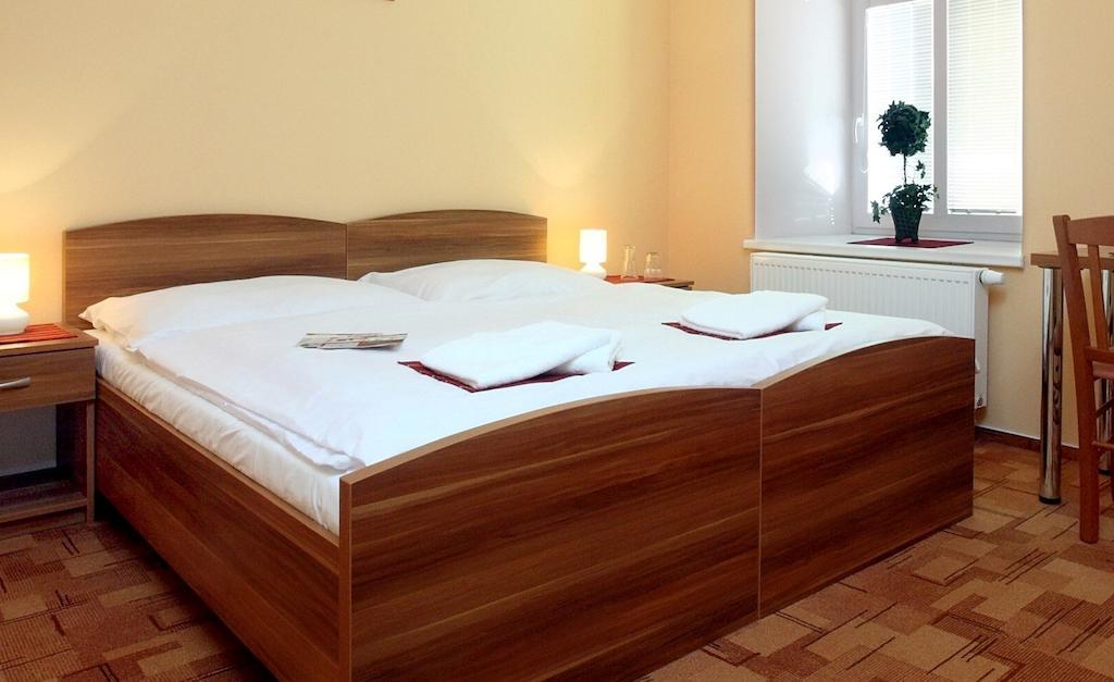 Pension Wallis Пльзень Экстерьер фото